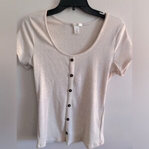 Beige 1x top with cute buttons